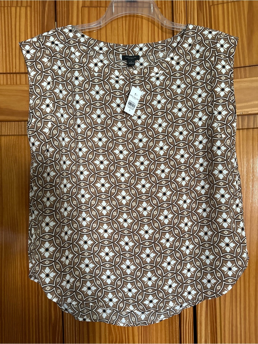 Ann Taylor Factory Geometric Floral Print Blouse – NWT – Size S